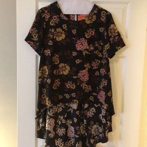 Adorable philosophy high low T-shirt